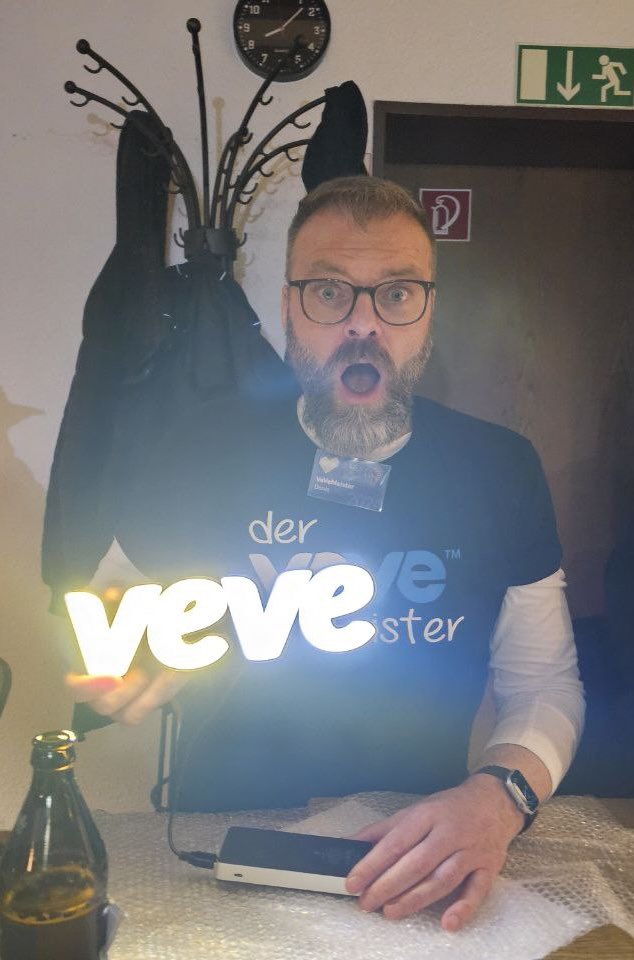 VeVeMeister tweet media