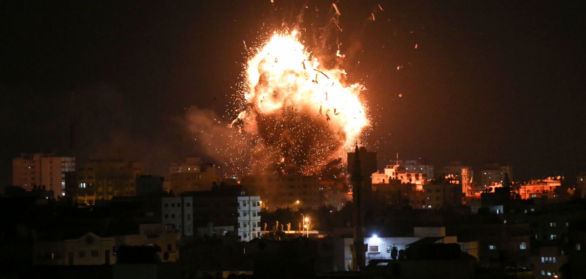 QudsNen's tweet photo. BREAKING: Latest reports indicate that 9 people have been killed and several injured in an Israeli airstrike on the al-Arabid family home in the Bir al-Na'ja area, west of the Jabalia refugee camp in northern Gaza.

[File picture] https://t.co/Z68Gei6CFj