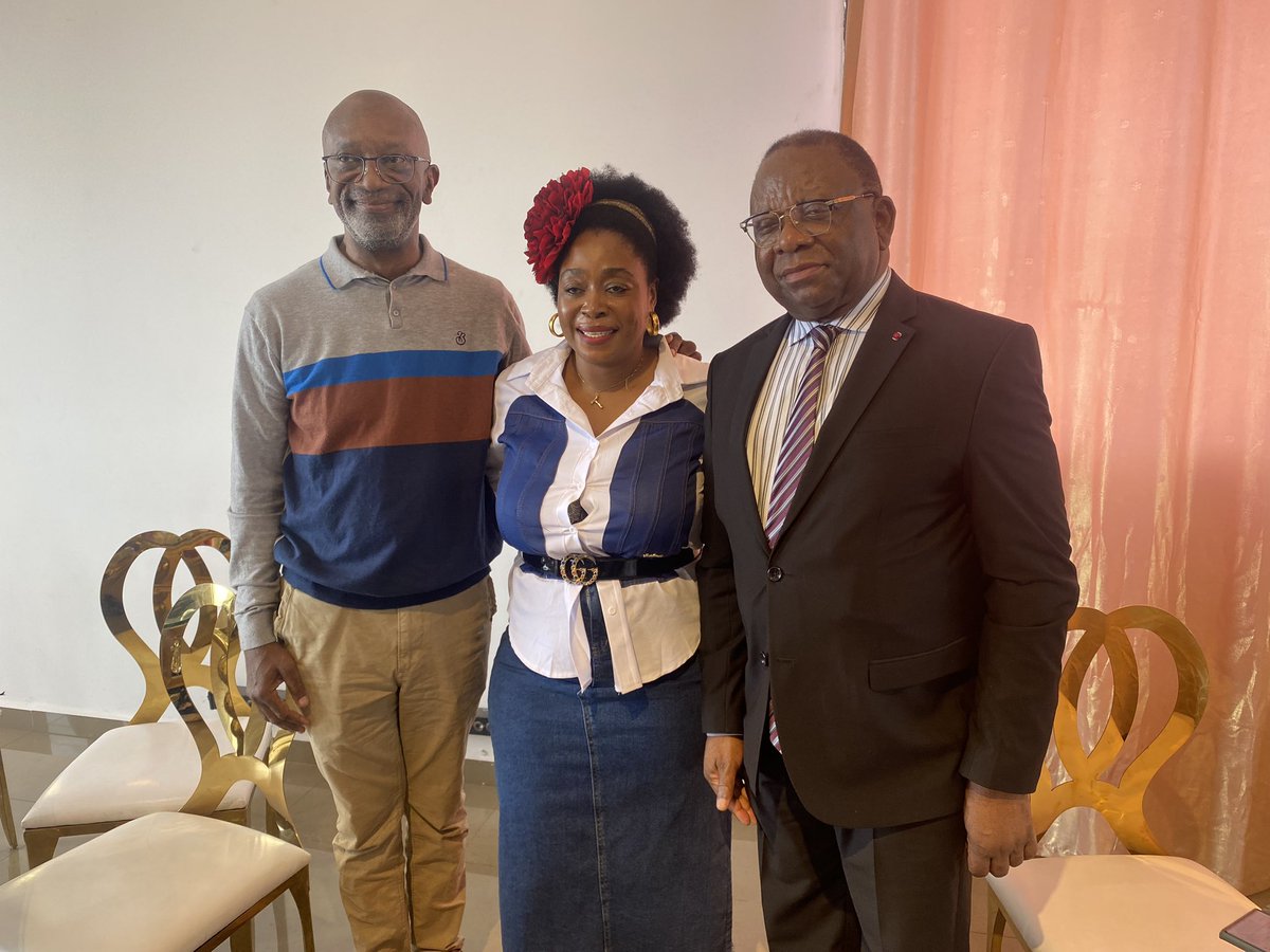 MincommerceCMR's tweet photo. 👏 Félicitations aux participants du #CHOCOPATBattle ! Le Min. @MbargaAtangana1 salue cette vitrine de l'excellence camerounaise. RDV au Salon de #Vannes où le 🇨🇲 sera à l'honneur ! 

#Mincommerce 
#Fierté 
#cacao 
#Chocolat
#Cameroun https://t.co/DOCIemAEaq