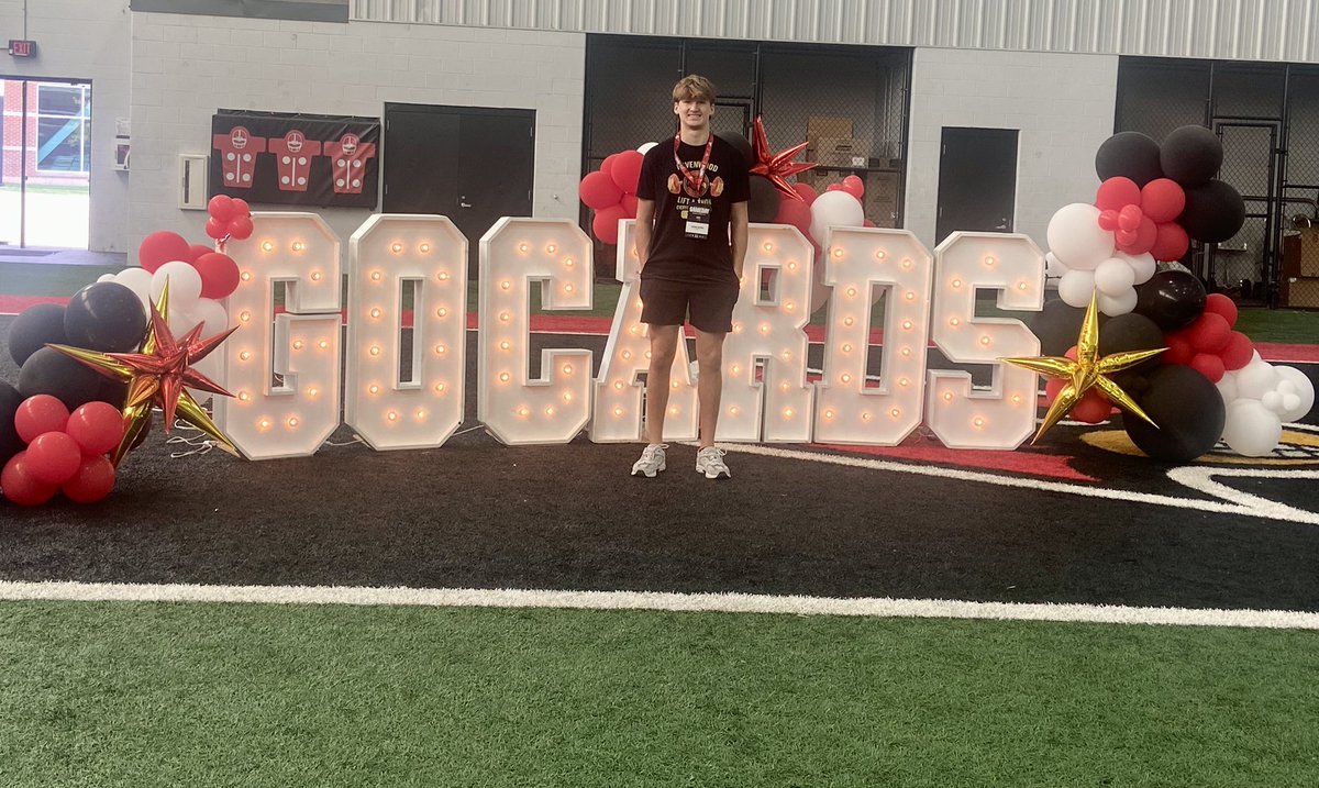sutton_gutting's tweet image. I had a great time at the @LouisvilleFB game today. Thanks for having me! @JeffBrohm @Coach_RWallace @wcsRHSfootball @wcsRHSstrength @BuckFitz @jaxon_rose8 @NCEC_Recruiting