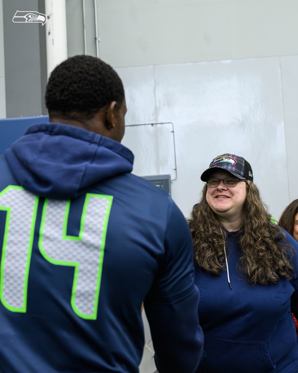Seahawks's tweet image. Ahead of our Crucial Catch game on Sunday vs. the Giants, at Saturday's practice we hosted @VMFHealth patients that have all survived cancer.