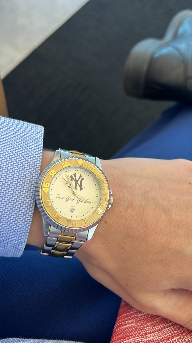 StateoftheYanks's tweet photo. @Yankees Just checked the watch. Time to win🚂👨‍⚖️ https://t.co/sZXZ8EyuaQ