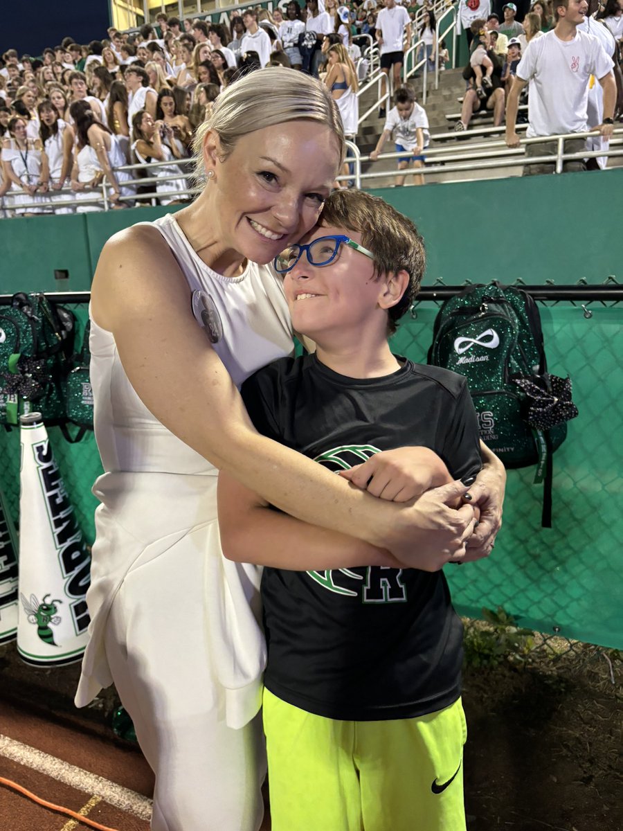 Coach Desing (@coachdesingrhs) on Twitter photo Congrats @RoswellHornetFB on a great homecoming game victory! We love our Friday night lights! <a href="/roswellsports/">Roswell Athletics</a> Congrats @RoswellHornetFB on a great homecoming game victory! We love our Friday night lights! <a href="/roswellsports/">Roswell Athletics</a>