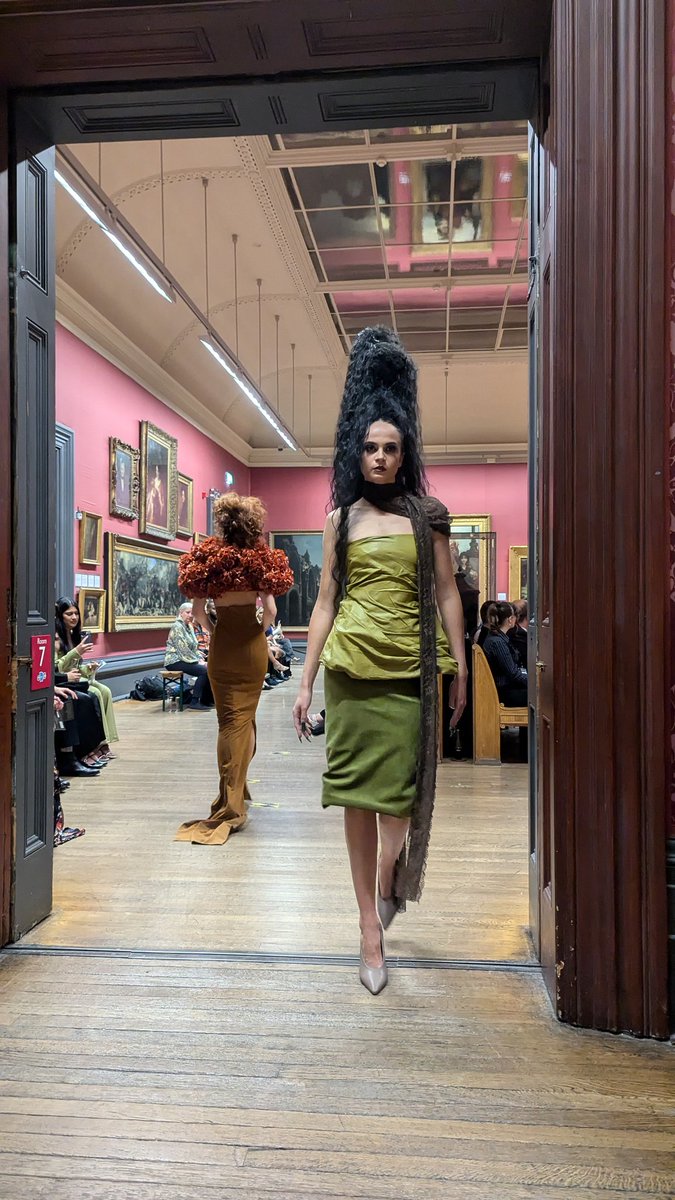 ShitChester's tweet image. Great to see Chester graduate and rising fashion star  @AlexNovacki's runway show at the Walker Art Gallery