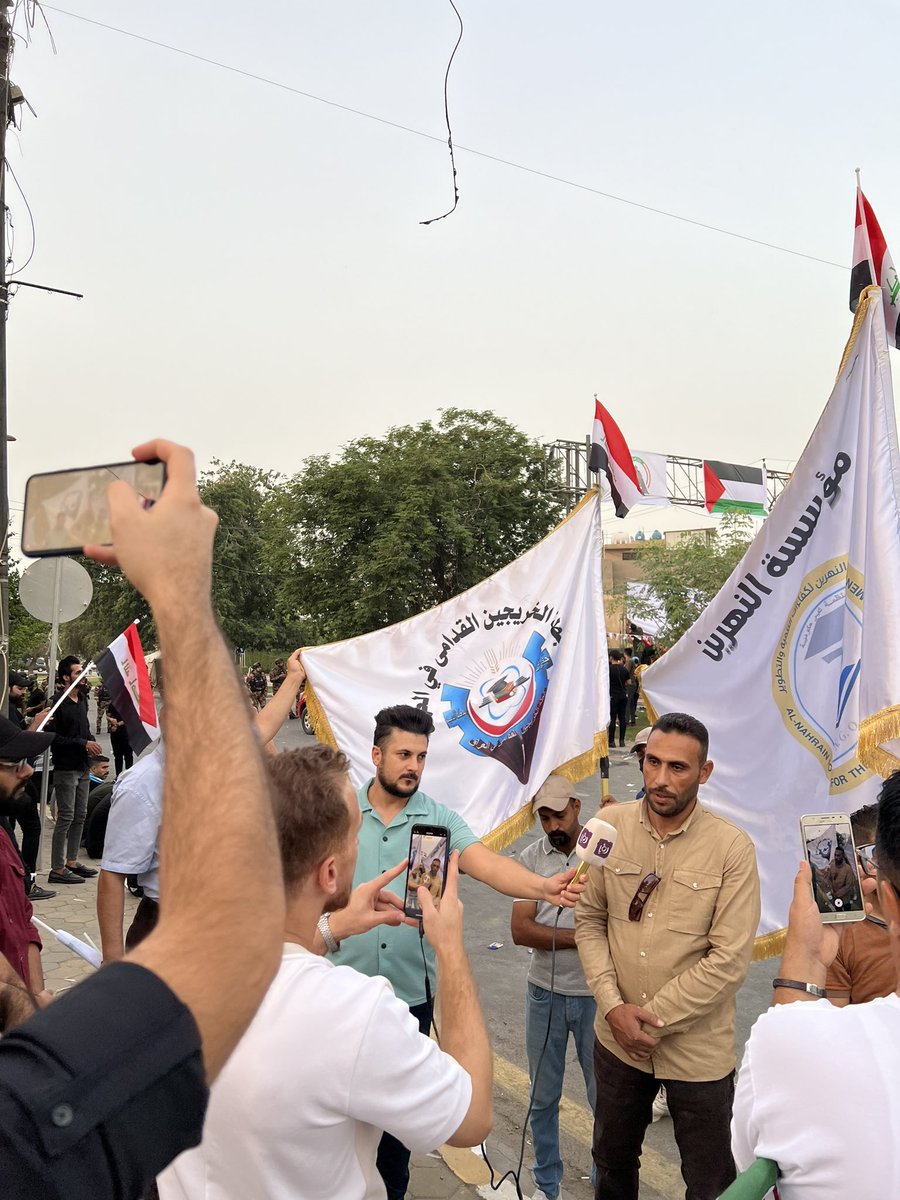 ننتظر الوفاء بالوعد منكم ايها المسؤولين المحترمين والوفاء بالوعد من شيم الكرام
انصفونا بالتعيين المباشر دون قيد أو شرط 
#الخريجون_مع_من_يكون_معهم
#جاهزون
تنسيقية بغداد/رابطة الخريجين القدامى في العراق برئاسة الاستاذ نبراس الخزعلي
