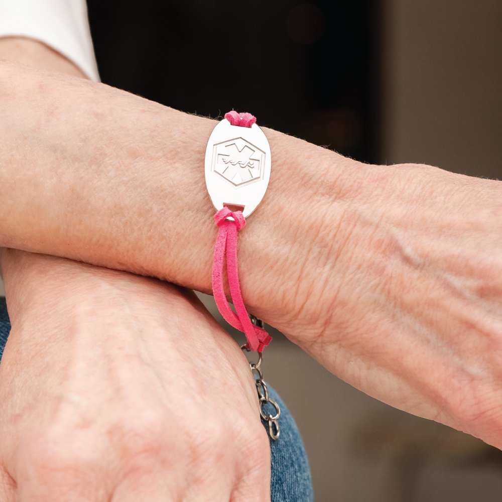 Universal_MedID's tweet photo. Natasha's story is a powerful testament to the value of a medical ID bracelet or necklace! Stay protected wherever life takes you. https://t.co/PArbZ1CC7a