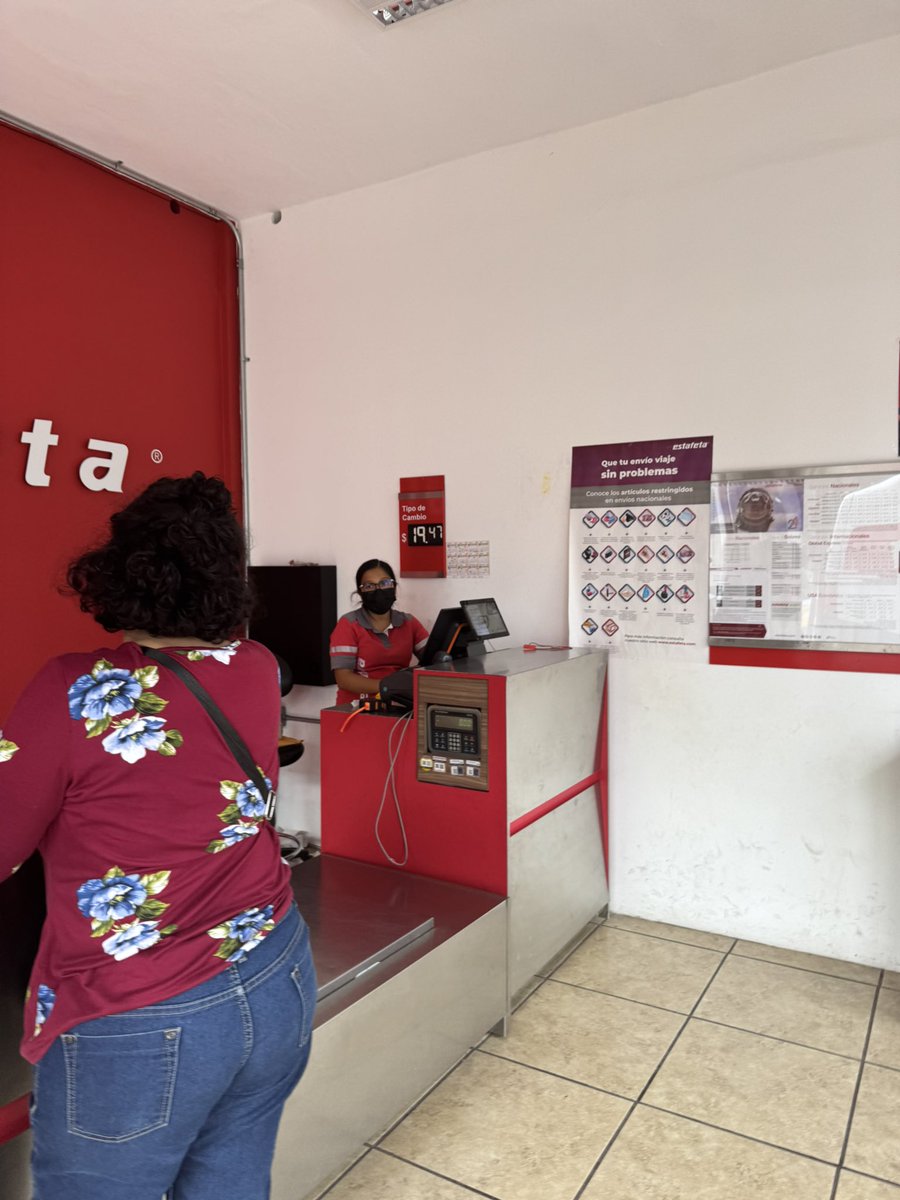 brian_gh's tweet photo. Nefasta la atención de su empleada de nombre Laura Flores @estafeta  despota, grosera. Ya tiene varias quejas, no sé cómo permiten que gente así siga trabajando en su empresa. La sucursal es la de Orizaba Veracruz https://t.co/flyizS3dbO