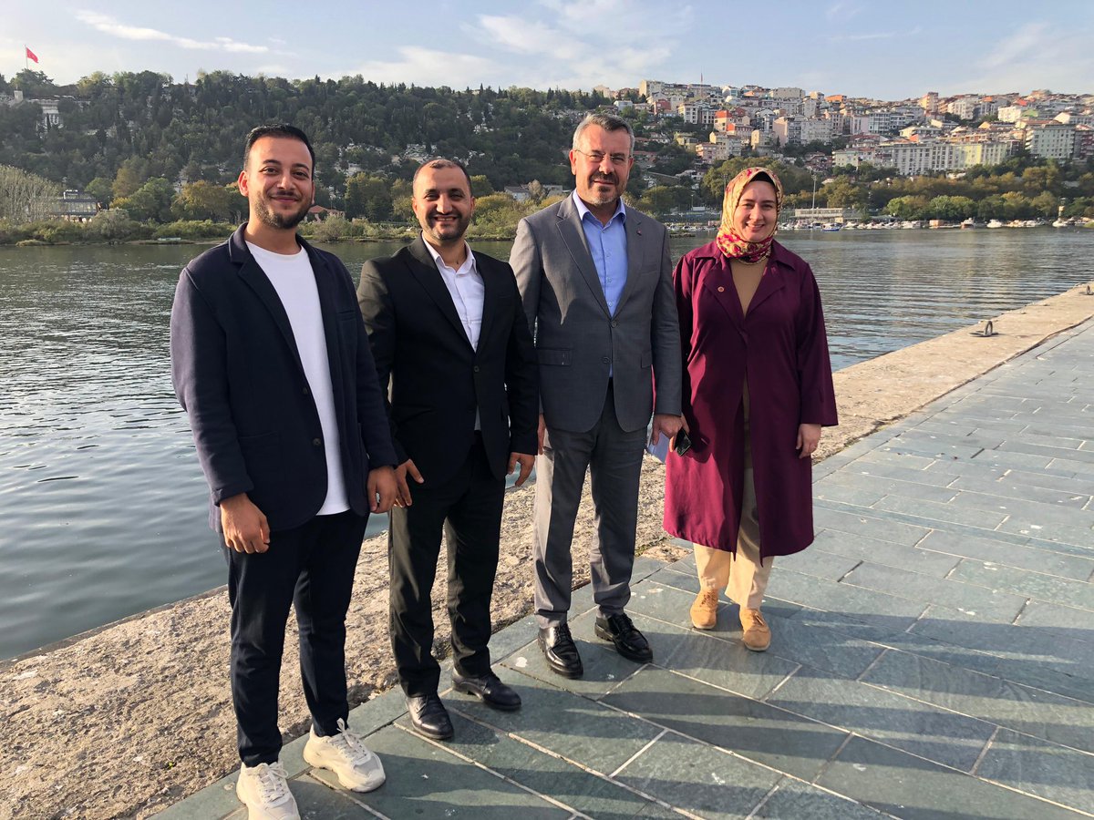 akgencesenyurtt's tweet photo. Cumhurbaşkanımız ve Genel Başkanımız Sayın Recep Tayyip Erdoğan’ın katılımlarıyla "Özümüzden Geleceğe Türkiye Buluşmaları" programına İlçe başkanımız Sn. @harunozer_  Gençlik Kolları İlçe Başkanımız Sn. @erhanakdogan56 ve teşkilat mensuplarımız ile katılım sağladık. https://t.co/2kj6jwuART