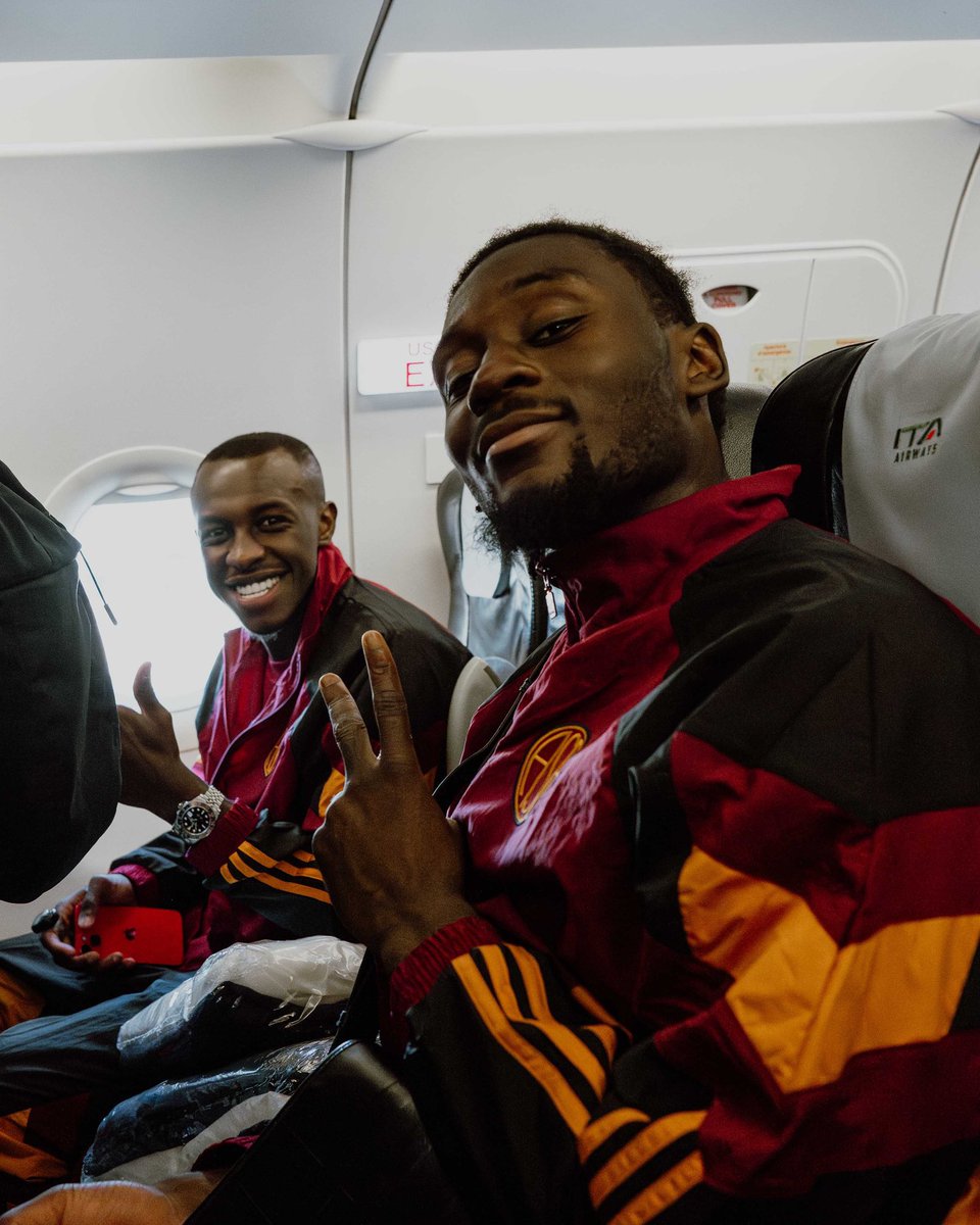 OfficialASRoma's tweet photo. 🟨🟥⬛️ https://t.co/Slwno3CKLg