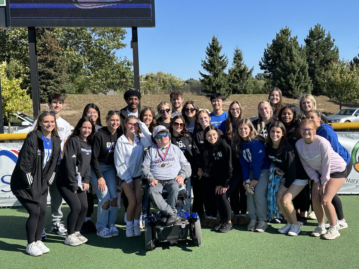 Thank you to ⁦<a href="/GVSUCheer/">GVSU Cheerleading</a>⁩ for supporting Brenden Watson and all our miracle league kids today!