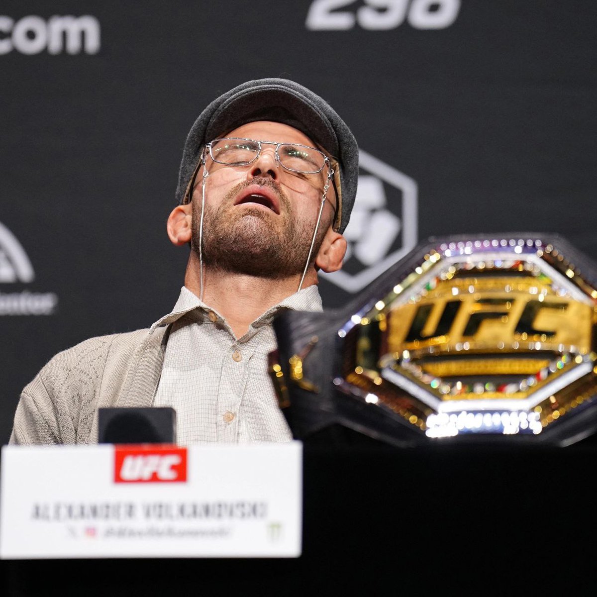 Knockout of the day tweet media