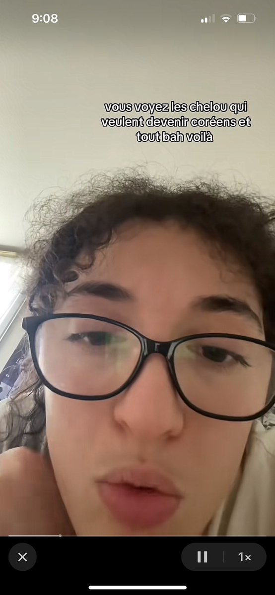 vous voyez cette meuf ? eh bah c’est la seule meuf drôle qu’il y’a sur tiktok je veux pas de débat
