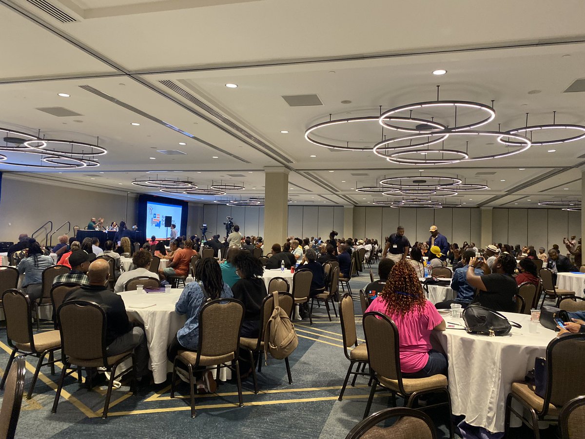 Black_Action's tweet image. Absolutely amazing historical moment. ⚜️🇺🇸
#ReparationsSummit #ADOSSummit