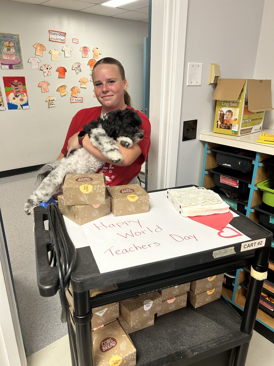 Holly School (@hollyschool) on Twitter photo What a better day to be Vice-Principal for the day than World Teacher's Day! Lots of fun delivering goodies to the teachers and giving some extra play time to the students #VicePrincipalfortheday🐝💛 #WorldTeachersDay <a href="/deltasd37/">DeltaSchoolDistrict</a> What a better day to be Vice-Principal for the day than World Teacher's Day! Lots of fun delivering goodies to the teachers and giving some extra play time to the students #VicePrincipalfortheday🐝💛 #WorldTeachersDay <a href="/deltasd37/">DeltaSchoolDistrict</a>