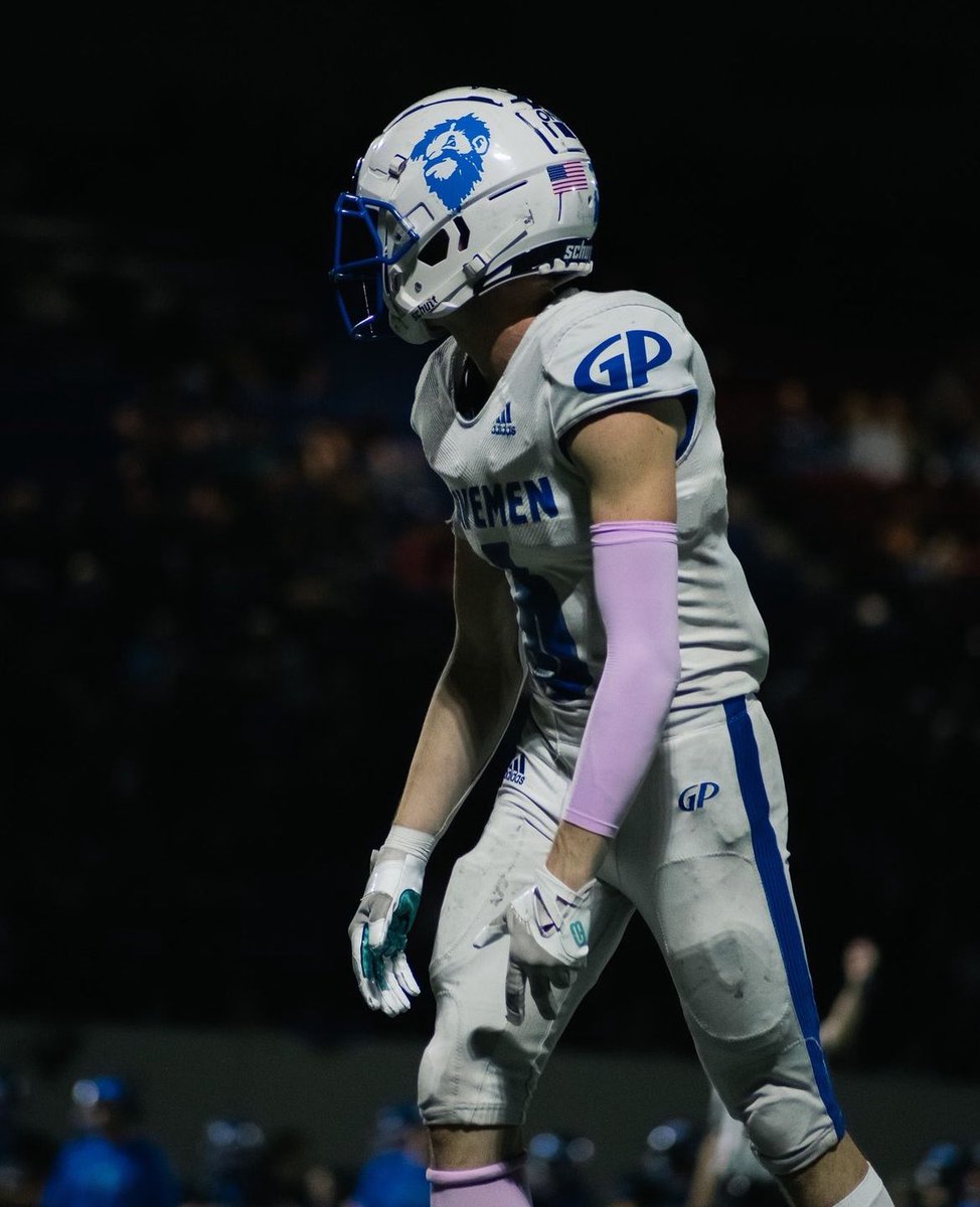 Isaac_johnson06's tweet photo. Another great game ended with 3 catches and 1 touchdown and a 2pt conversion. 42-30 making us 4-1. @CoachParks_ @CoachBradPage @fui58 @CoachBarraza_ @MattLinehan_10 @CoachHauck17 @CoachDanLanning @coach_hadac https://t.co/CpEkC2BAOB
