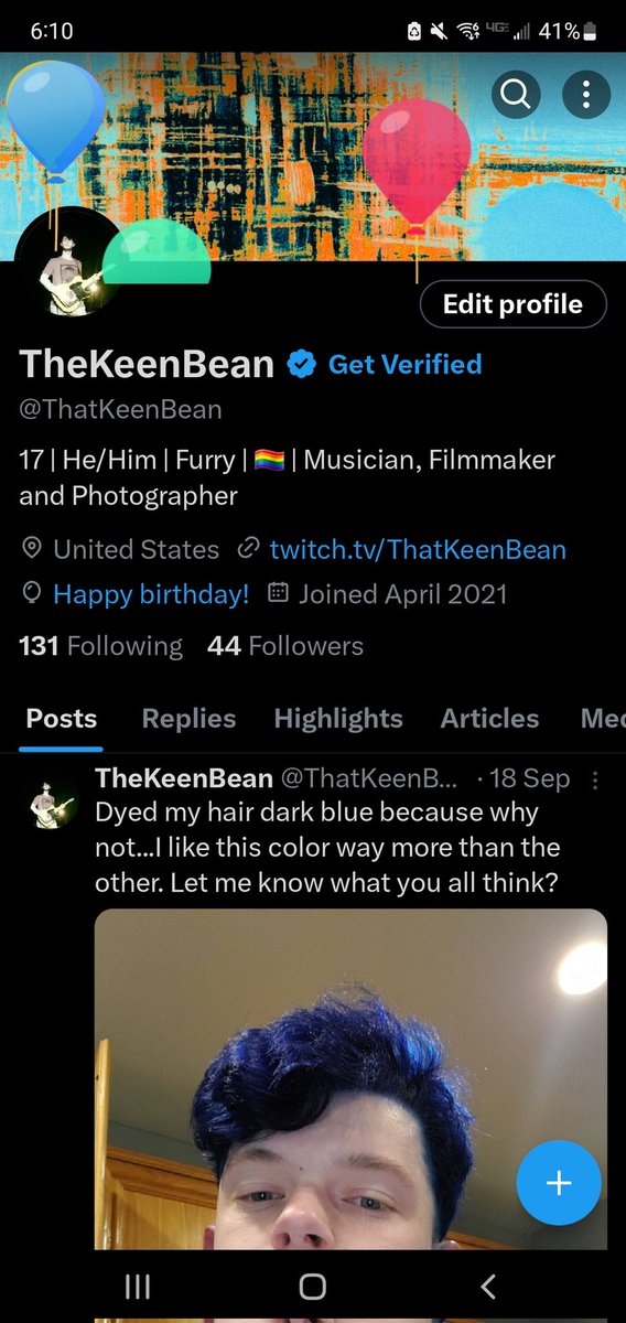 ThatKeenBean's tweet photo. I'm getting attacked by balloons because it's my birthday! 🎂🎉 https://t.co/cJQgQMVlVb