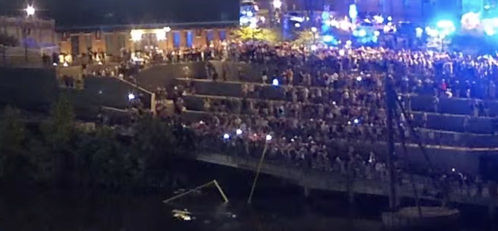 smokiesvol's tweet image. UPDATE: The goalposts are now in the Cumberland River 🤣

📸: @PettusWX