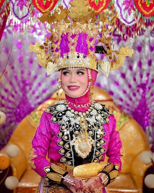 Fuxuan in Gorontalo attire 👀✨