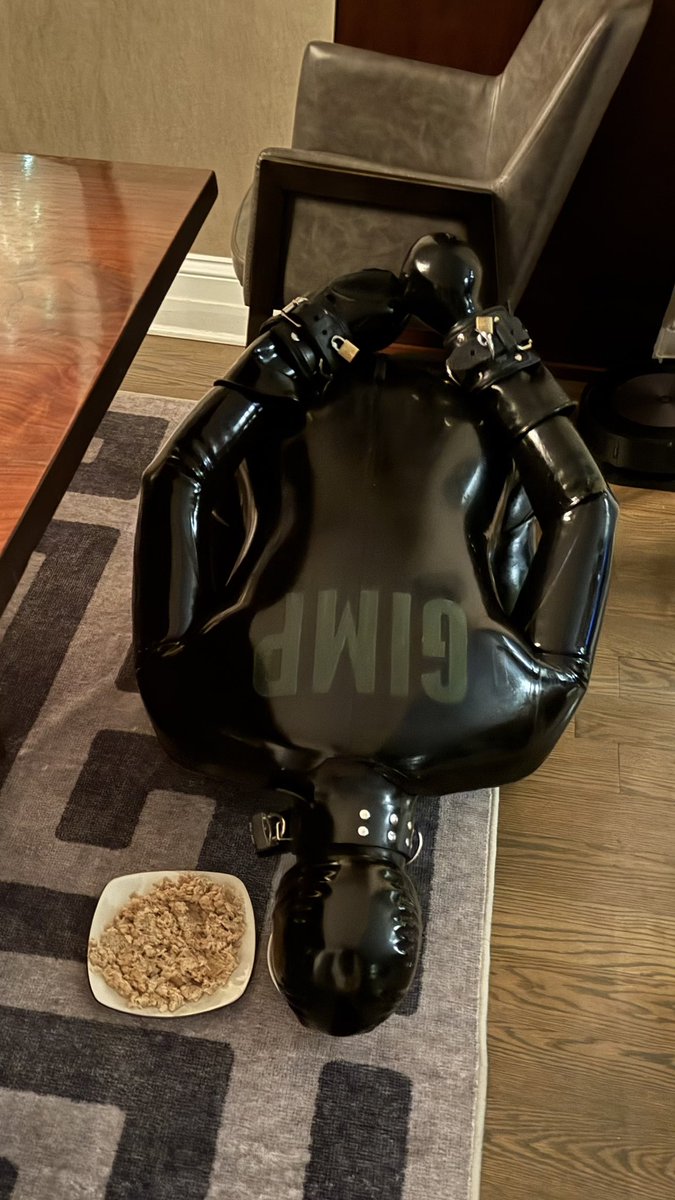 Dinner with <a href="/MisterJNY/">MisterJ</a> and <a href="/GMaxlover/">GimpMaxlover</a> - we had delicious Indian food, and I was nice enough to make the gimp plain oatmeal.