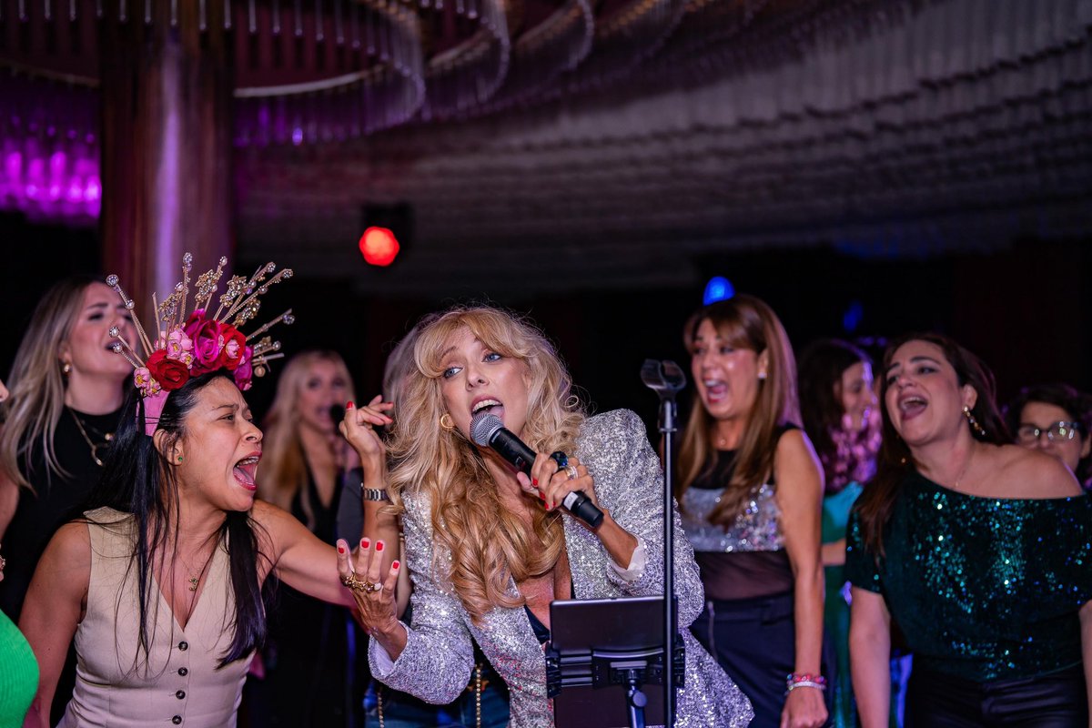 Vamos a volver a pasarla súper bien!!Regresa Gaby Y Los Rockeros a Calle Dragones! Jueves 31 de Octubre HALLOWEEN!!! Atentos pronto soltamos las reservas!