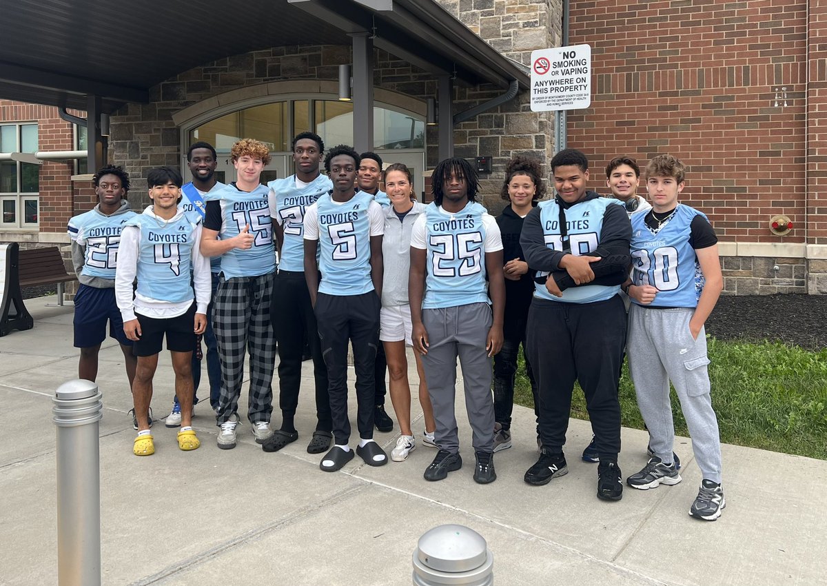 Carolyn Altuner (@snowdenfarmrs) on Twitter photo Loved seeing the Clarksburg High School Football players greeting our Stallions on Friday! Community connection is everything! <a href="/Cburg_Coyotes/">Clarksburg HS 🐺</a> <a href="/CburgfootballMD/">Clarksburg Football</a> <a href="/CburgKines/">Clarksburg HS Physical Education</a> <a href="/SFES_Principal/">Snowden Farm ES</a> <a href="/SnowdenFarm_SDT/">Erin Kleinman</a> <a href="/SnowdenFarmPTA/">Snowden Farm ES PTA</a> Loved seeing the Clarksburg High School Football players greeting our Stallions on Friday! Community connection is everything! <a href="/Cburg_Coyotes/">Clarksburg HS 🐺</a> <a href="/CburgfootballMD/">Clarksburg Football</a> <a href="/CburgKines/">Clarksburg HS Physical Education</a> <a href="/SFES_Principal/">Snowden Farm ES</a> <a href="/SnowdenFarm_SDT/">Erin Kleinman</a> <a href="/SnowdenFarmPTA/">Snowden Farm ES PTA</a>