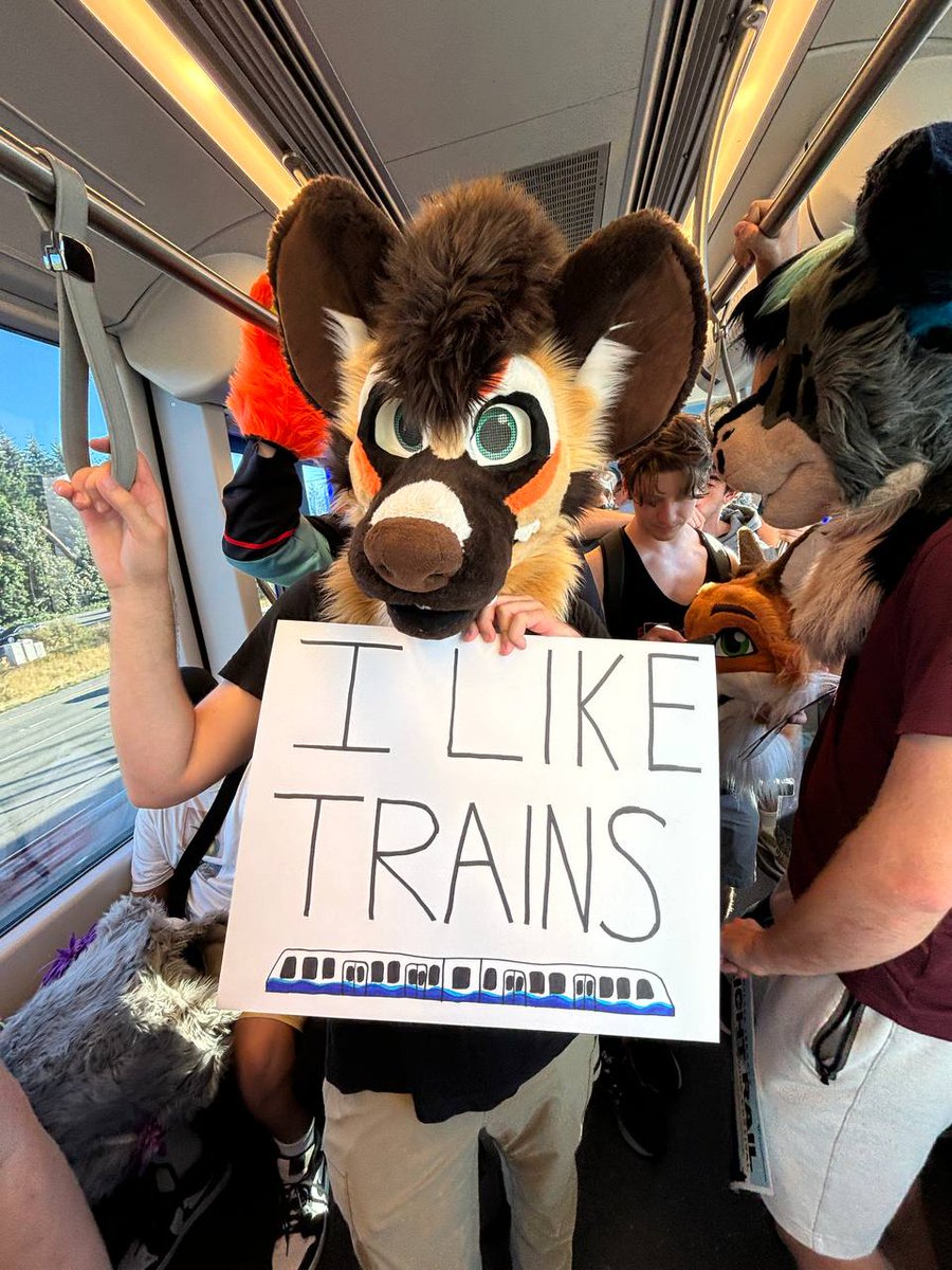 Hyper (Sign Guy) 🚲🚈 tweet media