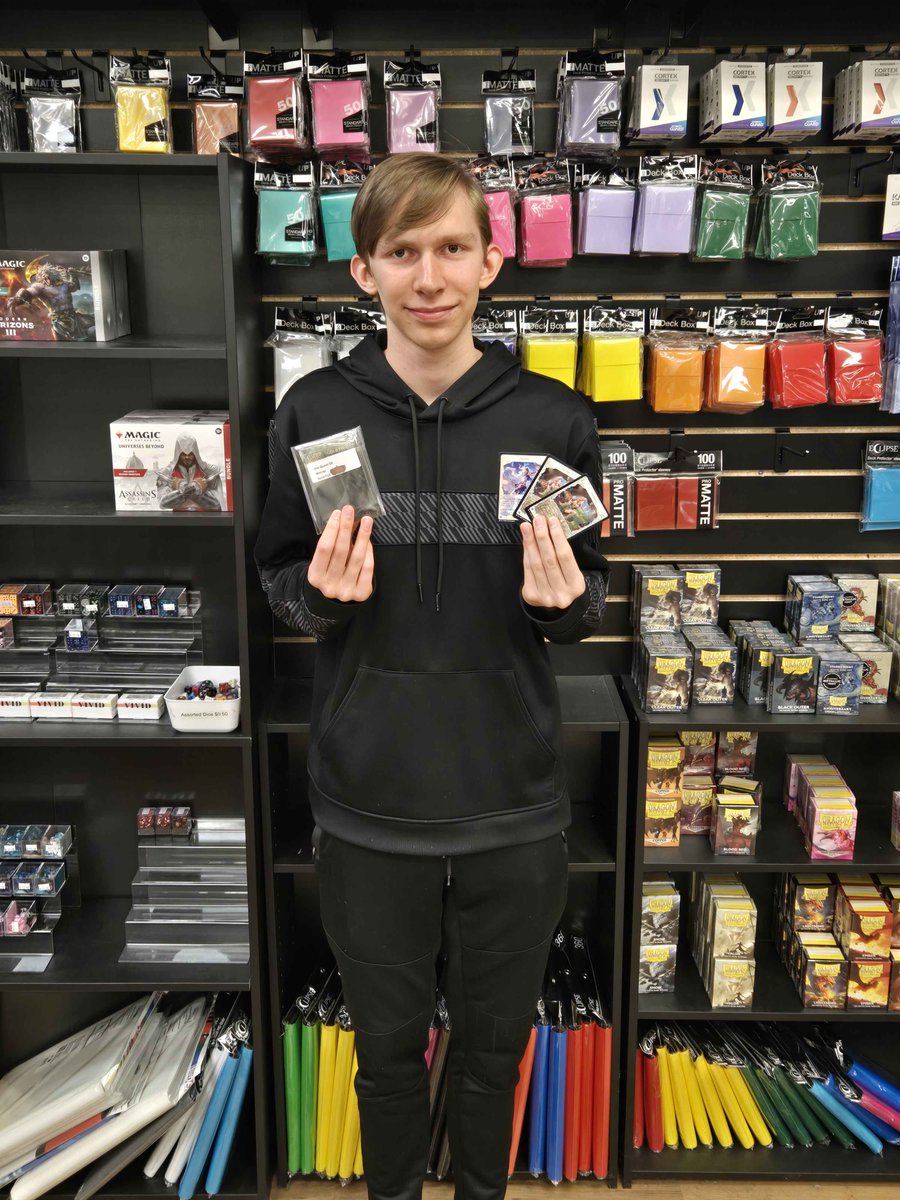 After 8 months of playing fab I got my tournament W at my local pro quest today! Drafted Aurora then Verdance twice and ended up 9-0 in games overall! Shoutout to RPG and the Runeterra Dropouts, we got a lot of good results today and aren't stopping anytime soon.😈