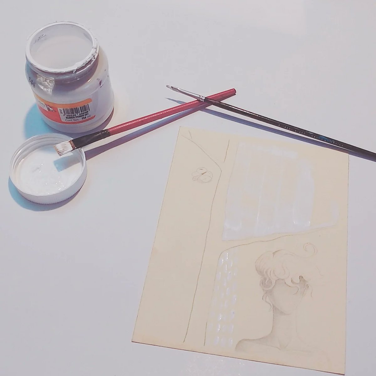 9ChrisBlue's tweet image. White color gives me some kind of relief and peace, closed eyes, mental peace, and light.
First pic, "Unico" ceramic sculpture, second pic and so on a conceptual kind drawing, using white painting with textures and dilutions 

#ceramics #drawing #inspiration #creative #art