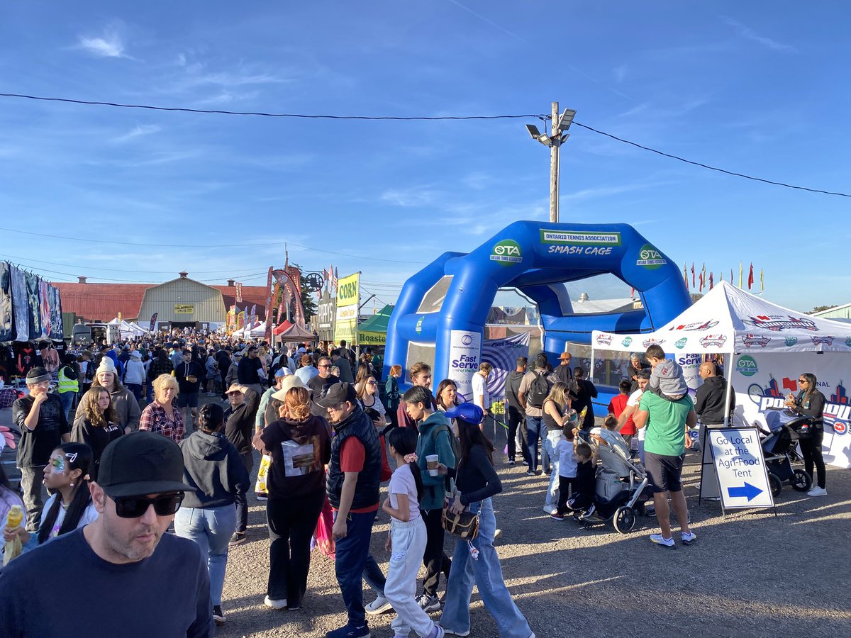 ely_OTA's tweet photo. Our first time participating in the @markhamfair with the @nationalbank RoadShow. Amazing event, and already looking forward to next year!
#GetOnTheCourt https://t.co/iRpuXZtGXz