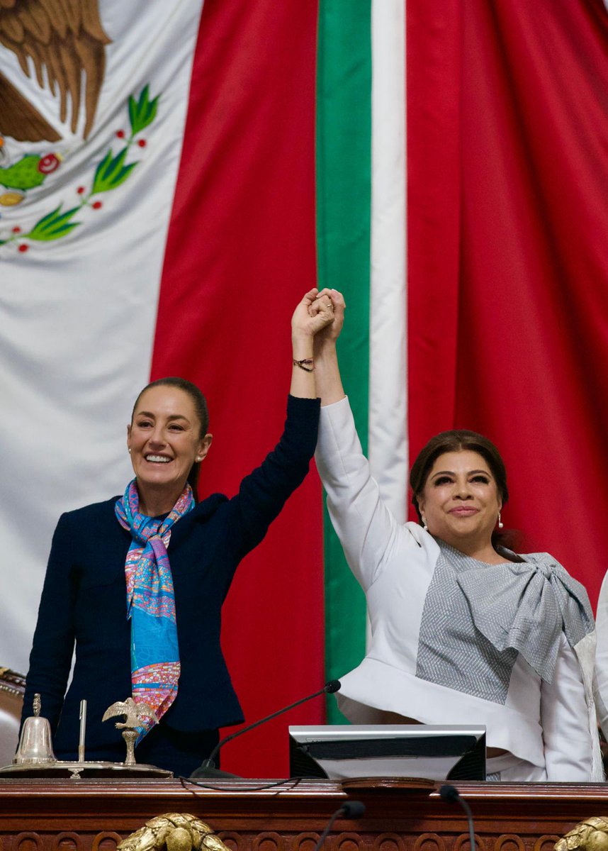 jorgegavino's tweet photo. Presidenta @Claudiashein y Jefa de Gobierno @ClaraBrugadaM. #EsTiempoDeMujeres https://t.co/uiyAbIfrrF