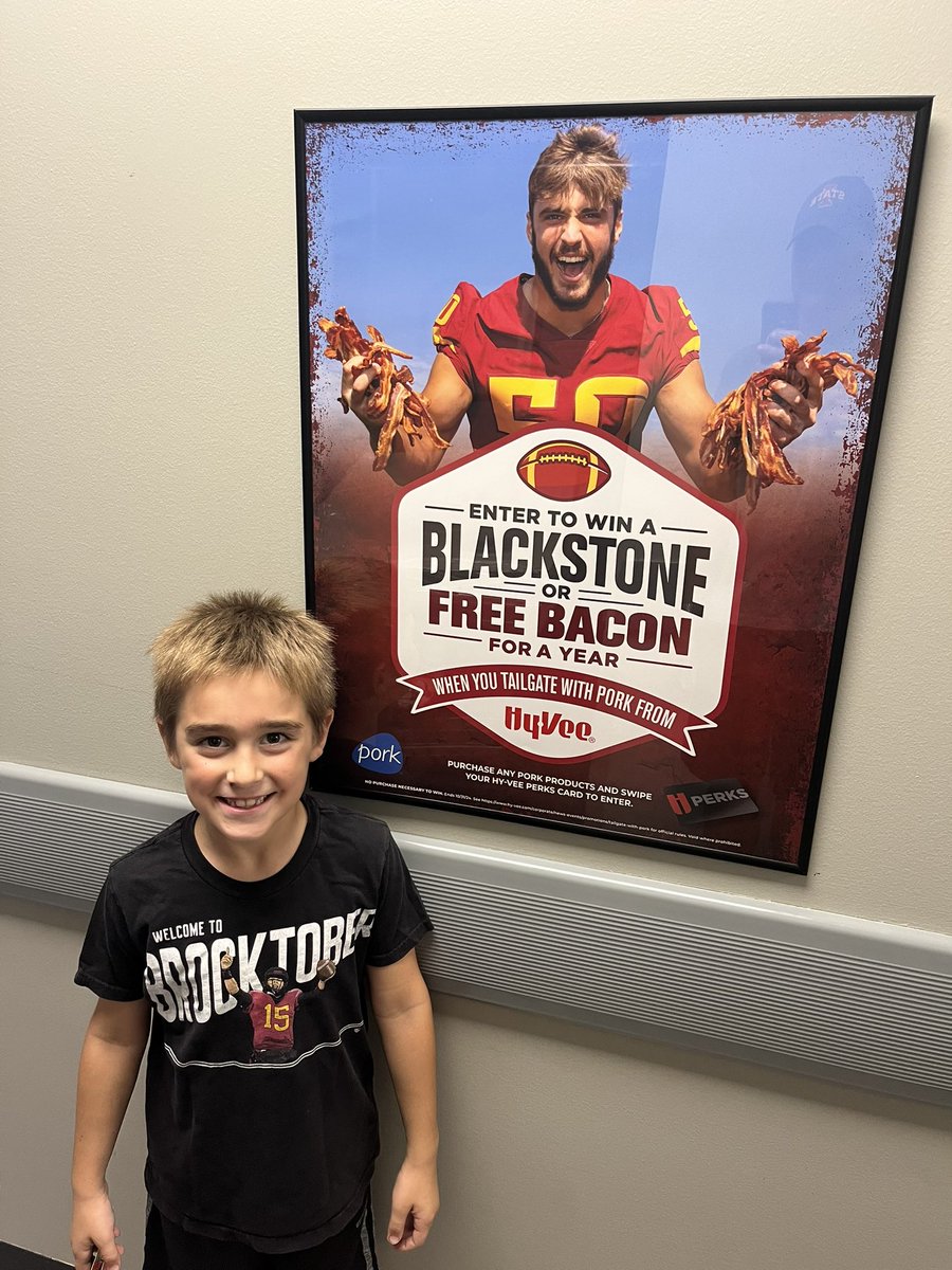 adamhoffman43's tweet photo. Look who my 7 year old spotted today at our Hy-vee in Minnesota ๐
@CalebBacon12 @brockpurdy13 @CycloneFB #brocktober soon to be #roctober @RoccoBecht ๐ช๏ธ๐ https://t.co/jnDUTmIF54