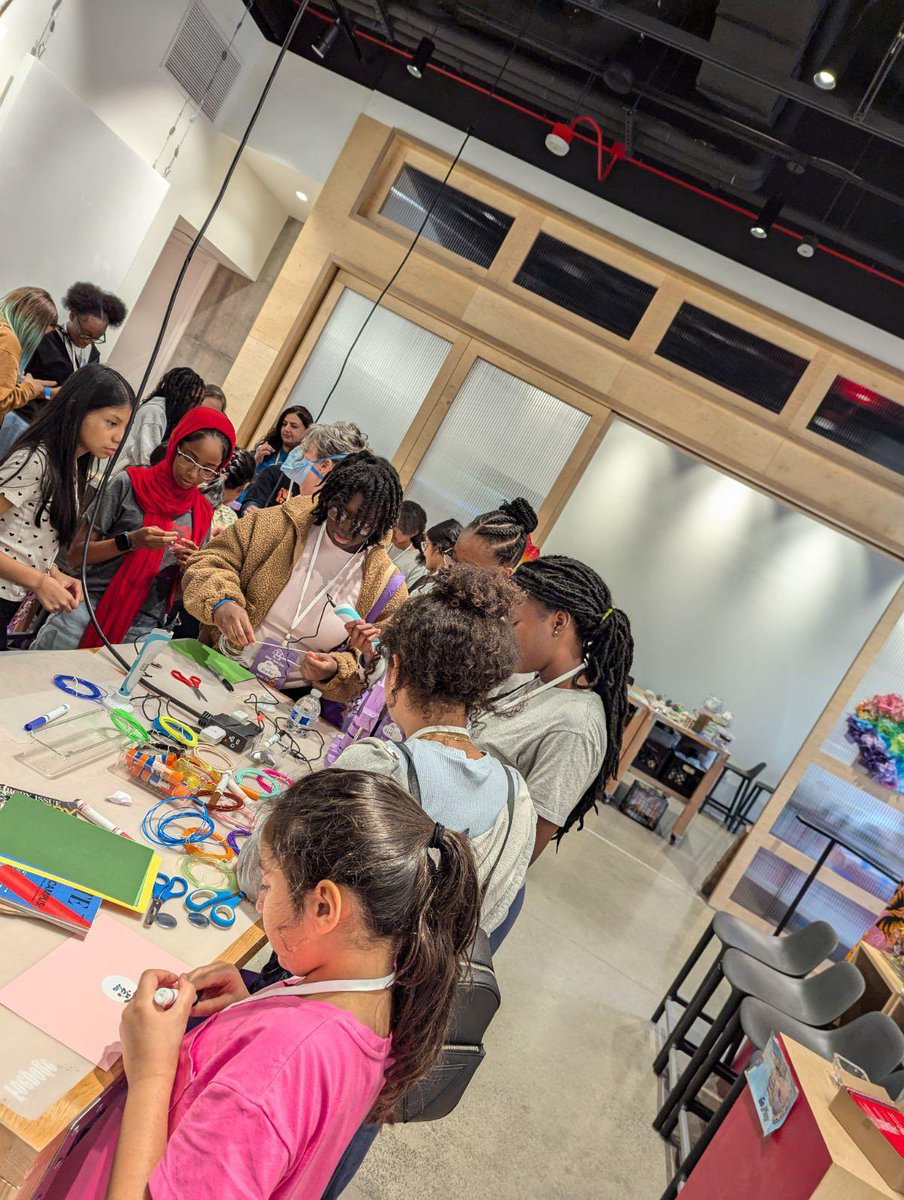 RipponMiddle's tweet image. Today more than twenty girls from Rippon traveled to the Amazon HQ2 in Arlington for their Girls Tech day. Students participated in a variety of interactive workshops, learned about STEM careers, and most importantly, had fun. 

 #AWSGIRLSTECHDAY