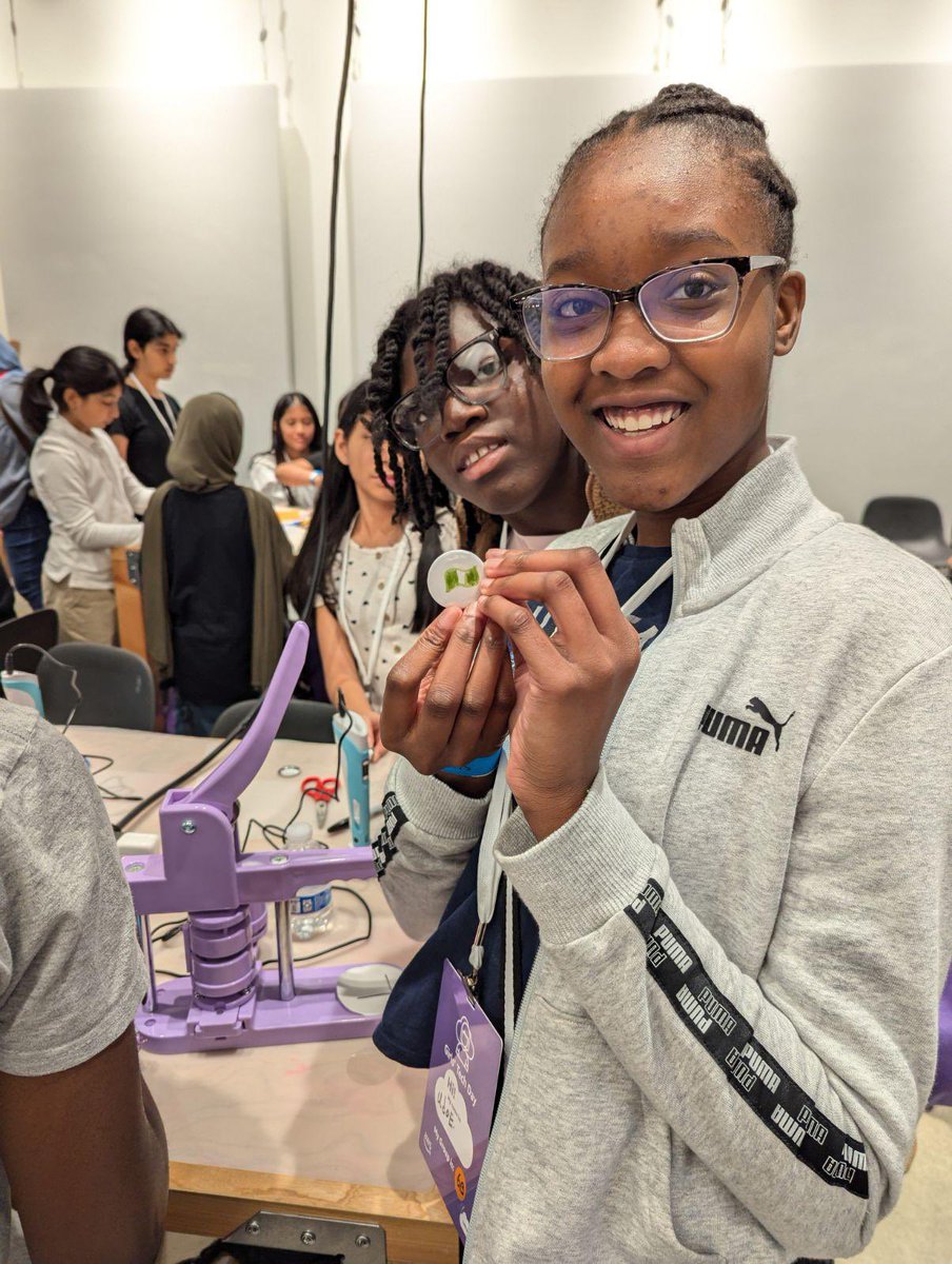 RipponMiddle's tweet image. Today more than twenty girls from Rippon traveled to the Amazon HQ2 in Arlington for their Girls Tech day. Students participated in a variety of interactive workshops, learned about STEM careers, and most importantly, had fun. 

 #AWSGIRLSTECHDAY