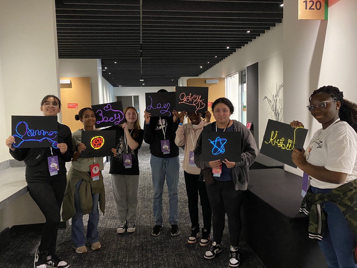 RipponMiddle's tweet image. Today more than twenty girls from Rippon traveled to the Amazon HQ2 in Arlington for their Girls Tech day. Students participated in a variety of interactive workshops, learned about STEM careers, and most importantly, had fun. 

 #AWSGIRLSTECHDAY