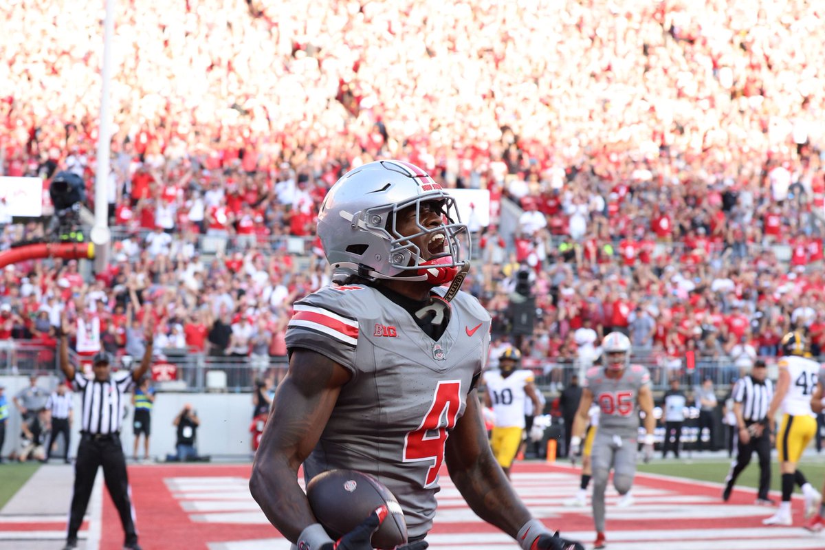 JEREMIAH SMITH IS UNSTOPPABLE 🤯

#B1GFootball x <a href="/OhioStateFB/">Ohio State Football</a>