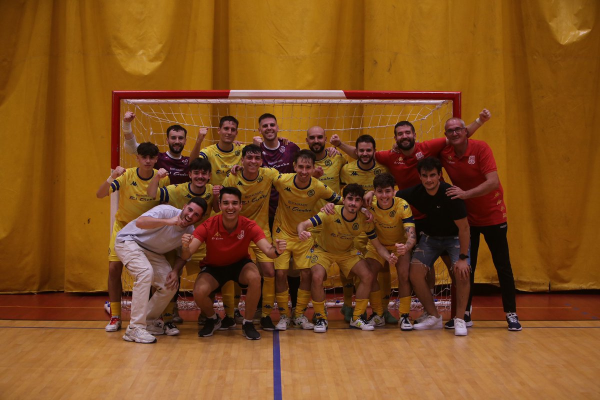 ADAlcorconFS's tweet photo. | PRIMER EQUIPO |
Victoria | 6-3 | 🆚 @AdbargasOficial
🎙️ @Carlosj_fisio : dejamos los tres puntos en casa gracias a una gran segunda parte del equipo. Impresionante la afición que fue clave en la victoria. A seguir!
#123Alcorcón
#ConelCorazónenlaPista💛 https://t.co/dMJINm2pfE