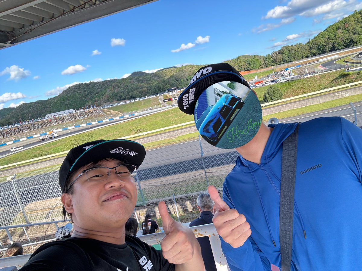 Monet0325's tweet photo. ARD1主催&FDAR主催が揃いました🙌
実は割と近所に住んでるのですがお会いするのは初
ちょこっと色んなお話してました。
次は多分オートポリスでお会いします👍
#AssolutoRacing
#ARD1
#FDAR https://t.co/wtHjXdjXGa
