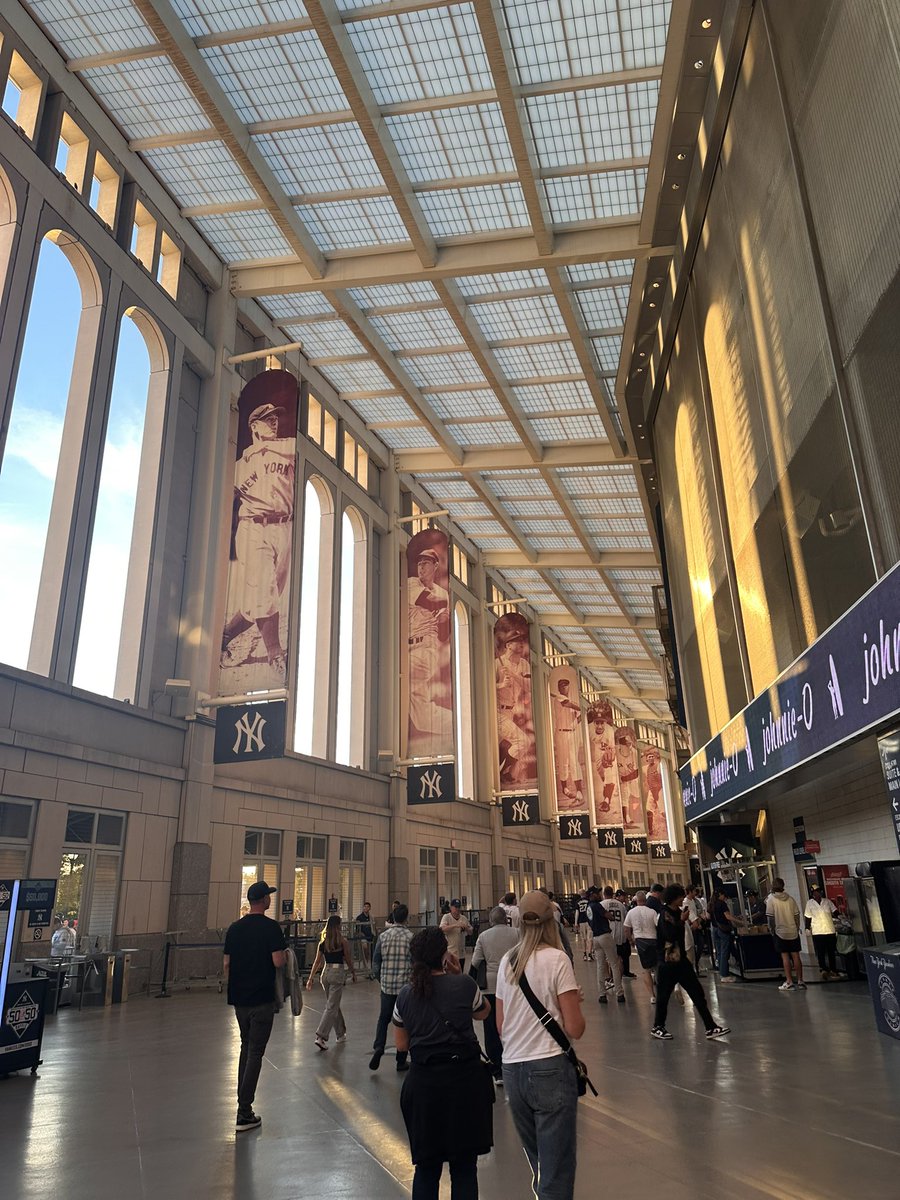 SavageNtheBox's tweet photo. Best entrance of all 30 MLB stadiums. https://t.co/zh2bDKqmwr