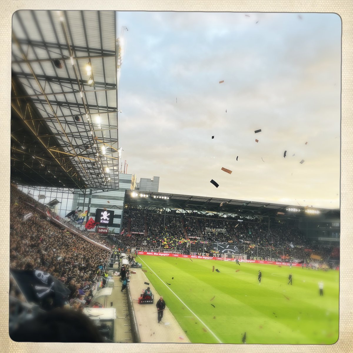 nudiscowilli's tweet photo. Dann halt in Dortmund #fcsp https://t.co/bbNDipcElI