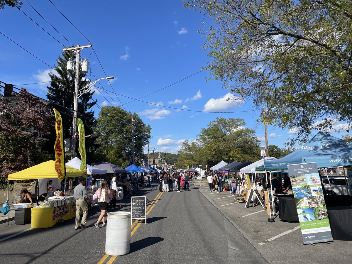 LapollaForNY's tweet image. Fall in the #HudsonValley means festivals and great community events…and #StonyPoint and #HighlandFalls both do it so well…🇺🇸🍁🍂🇺🇸