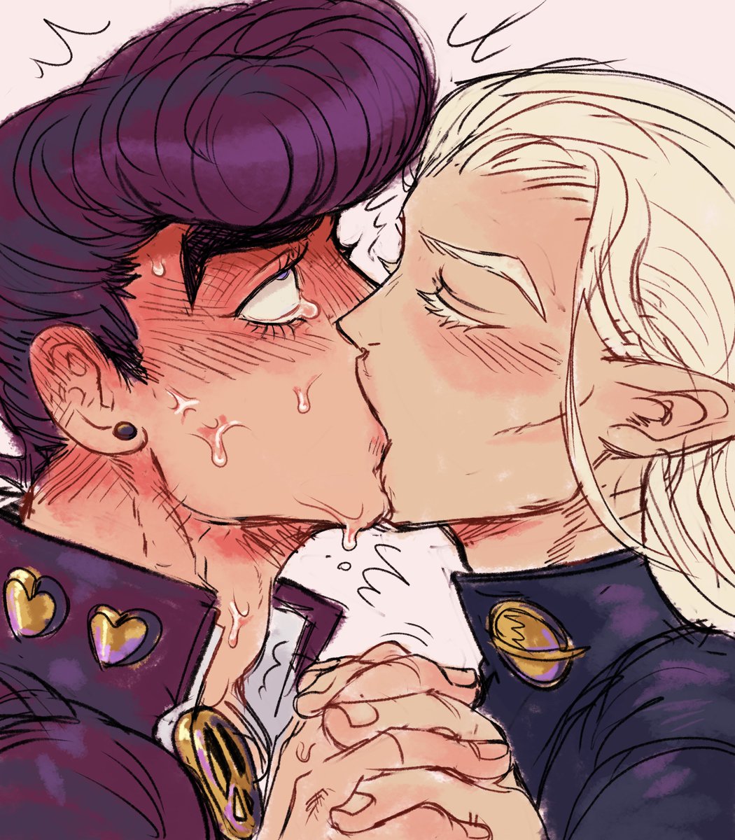 rimmybone's tweet photo. very human french kiss https://t.co/sqCWVLz4TO