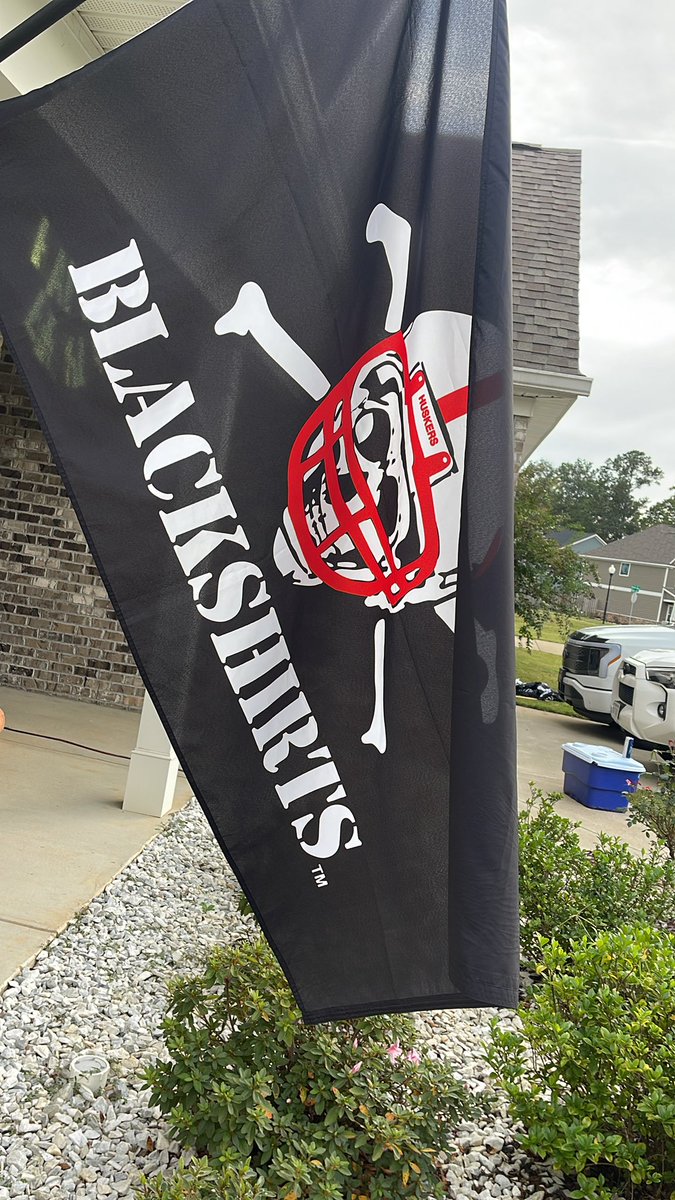 Blackshirts are doing great. Proud to fly this flag today☠️