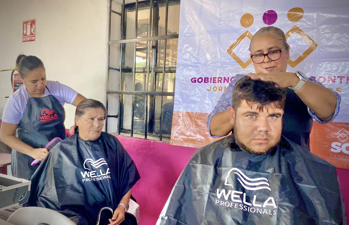 SonoraBienestar's tweet photo. 🟠 Hoy el @gobiernosonora a través de #Sedesson llevó a cabo la Jornada para el Bienestar en Rosario Tesopaco, beneficiando directamente a 549 personas con un total de 1990 trámites y servicios gratuitos, contribuyendo al bienestar de las familias en mayor vulnerabilidad. https://t.co/d9QfmJ8NL5