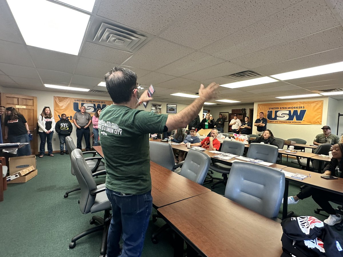 Greater Syracuse Labor Council, AFL-CIO (@gslcaflcio) on Twitter photo Great turnout today! Thanks to our union family from <a href="/nysut/">NYSUT</a> who came from Rochester and Buffalo. Thanks goes to the IUOE, <a href="/Carpenters277/">Carpenters Local 277</a>, <a href="/steelworkers/">United Steelworkers Union</a>, <a href="/NYSPEF/">NYS PEF</a>, <a href="/UAW/">UAW</a> and <a href="/AFSCMECouncil66/">AFSCME - Council 66</a> who worked today 4 <a href="/chrisryanSD50/">Chris Ryan</a> <a href="/MannionforNY/">John Mannion for NY</a> & Ian Phillips! We are truly #UnionStrong! Great turnout today! Thanks to our union family from <a href="/nysut/">NYSUT</a> who came from Rochester and Buffalo. Thanks goes to the IUOE, <a href="/Carpenters277/">Carpenters Local 277</a>, <a href="/steelworkers/">United Steelworkers Union</a>, <a href="/NYSPEF/">NYS PEF</a>, <a href="/UAW/">UAW</a> and <a href="/AFSCMECouncil66/">AFSCME - Council 66</a> who worked today 4 <a href="/chrisryanSD50/">Chris Ryan</a> <a href="/MannionforNY/">John Mannion for NY</a> & Ian Phillips! We are truly #UnionStrong!