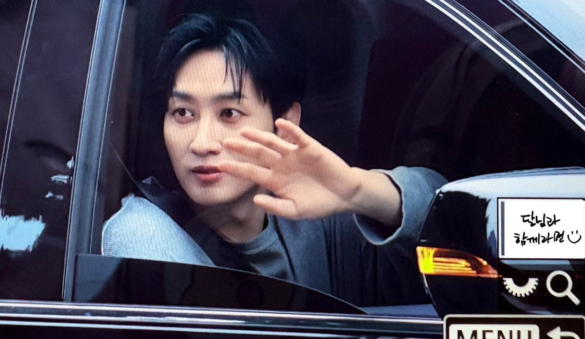 241006 인기가요 은혁퇴근
마지막이라니ㅠㅠ 목금토일 정말 길었지만
목금토일 너무 아쉬워어어어어🥹
일주일 다시 돌려줘어어어💙
집에가서 푹 쉬어요🫶
#은혁 #혁재 #슈퍼주니어 #디앤이