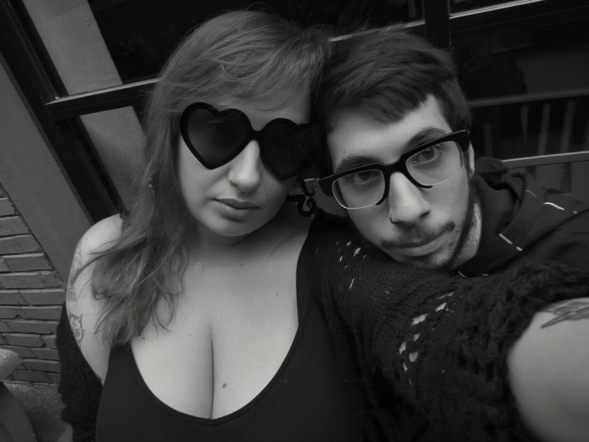Lausferatu's tweet photo. Mon chérie @CommitingCrimes https://t.co/FgUOSKZX3u