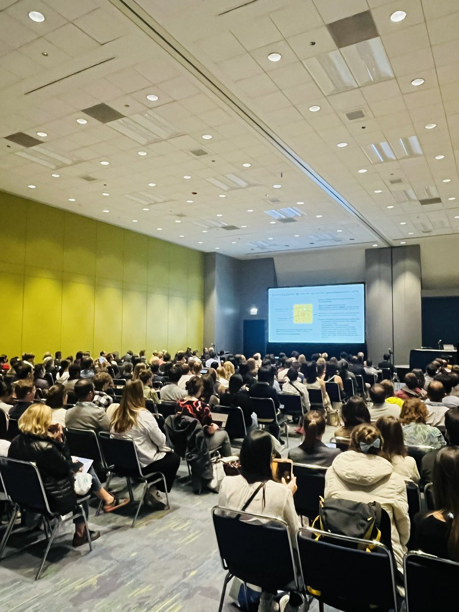 Even a short-term consumption of a #high-fat diet promotes significant brain damage, potentially  accelerating the development of #Alzheimer’s disease. Biological #sex has a profound  impact too.

Proper #diet proves to be at the center of #prevention.
#SfN24