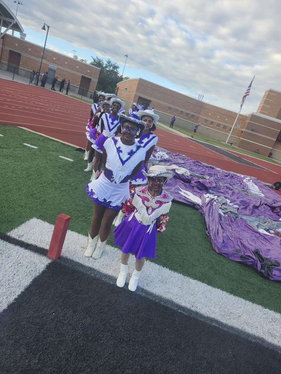 wildcatdets_hhs's tweet photo. Happy Homecoming! 💜🖤🏈 Let's Goooo!! @FootballHumble @HumbleISD_HHS #ProtectTheH #Wildcatdets #HumbleNation #Homecoming https://t.co/mv00bAQF8Q