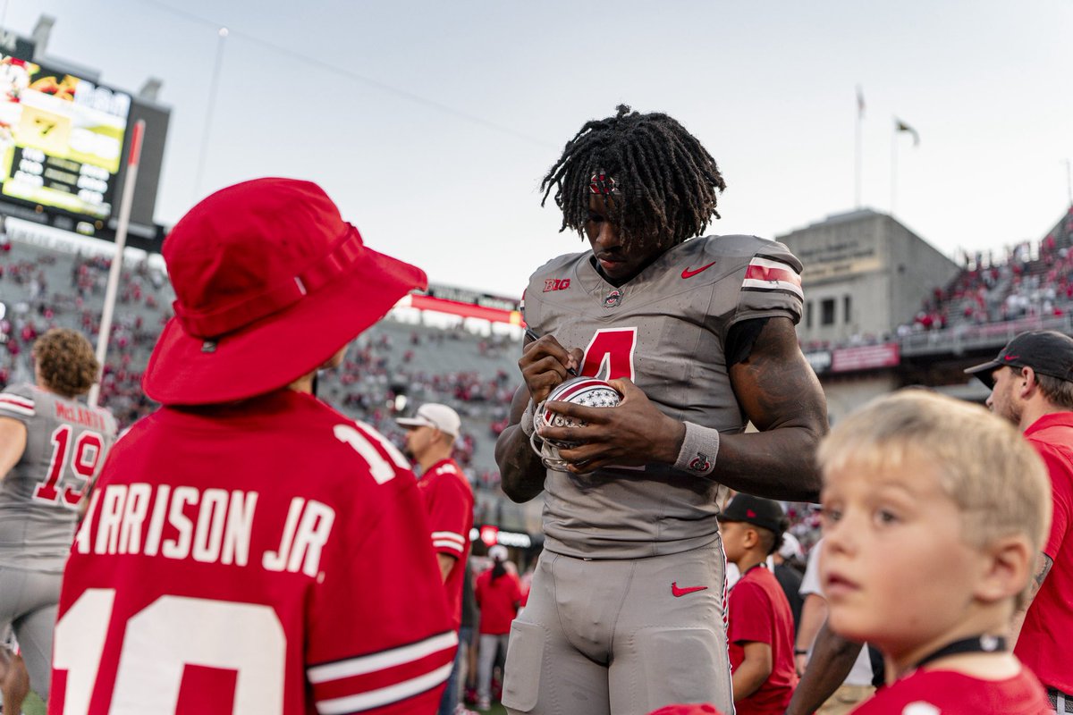 OhioStateFB's tweet photo. Nothing like a Buckeye Victory in The Shoe.
🅾️🙌- https://t.co/tQrcrIoiu1