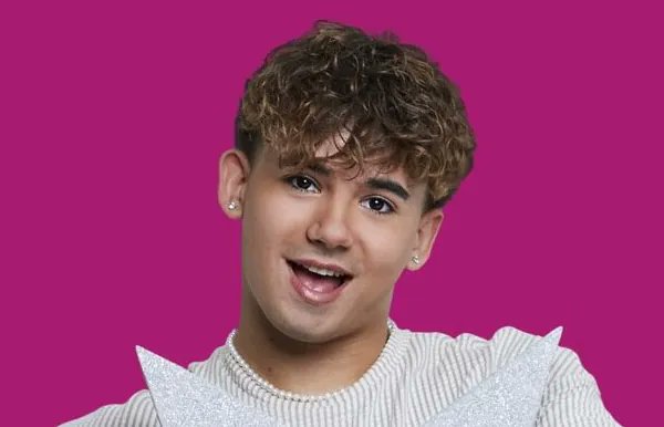 Trashocalypse's tweet photo. "Tiktoker" müssen wohl einfach immer Gruselfrisuren haben...
#twenty4Tim und "der andere"
#PromiBB https://t.co/pvUb9G7UI8